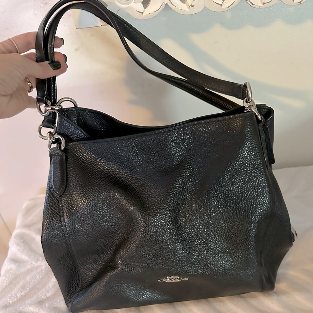 Medium sized coach bag